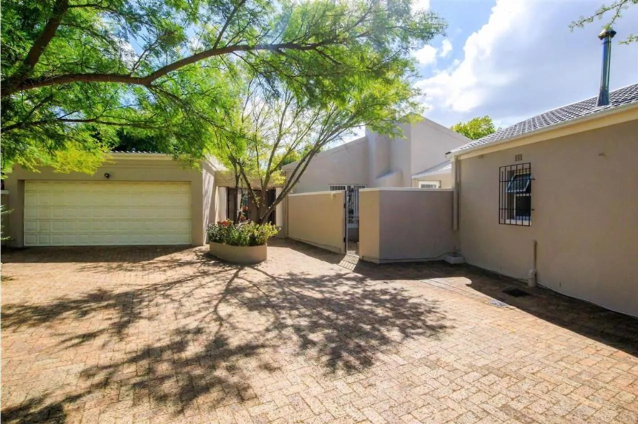 Cozy Cottage In Constantia Cape Town